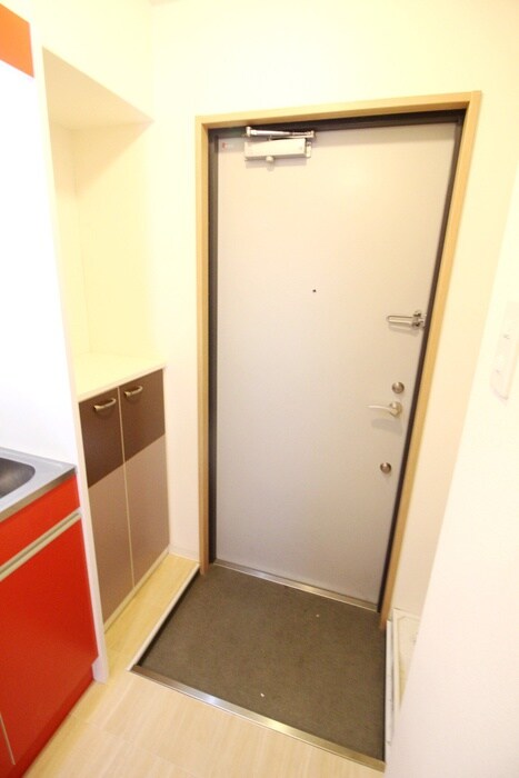 物件内観写真16　(玄関)