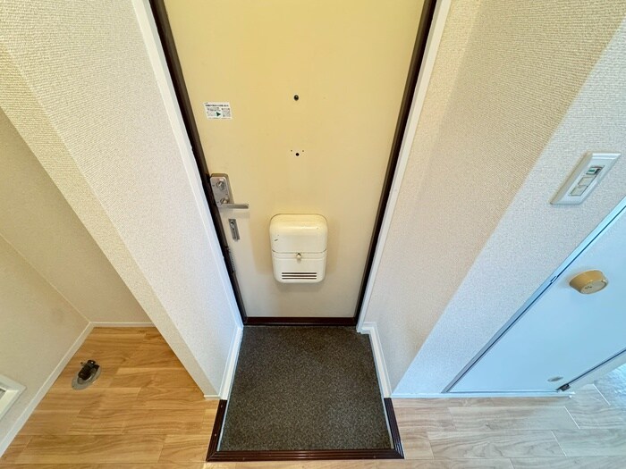 物件内観写真14　(玄関)