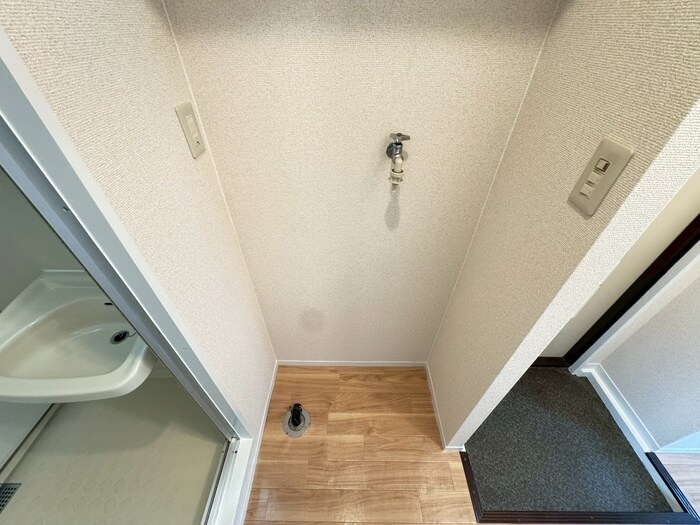 物件内観写真18　(洗濯機置場)