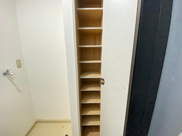 物件内観写真8　(靴箱)