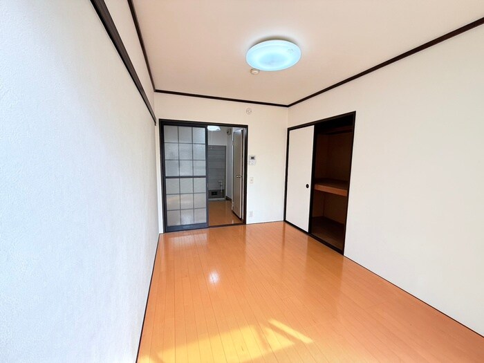 物件内観写真8　(居室)