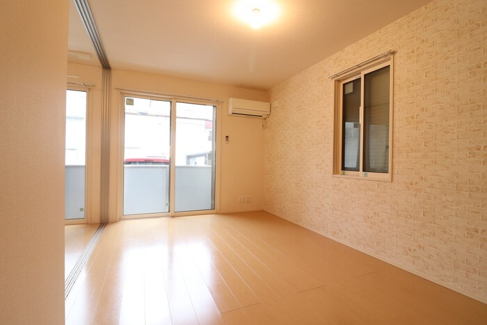 物件内観写真2　(居室)