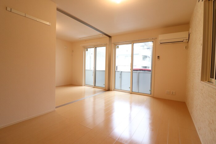 物件内観写真3　(居室)