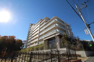 ロジュマン千里中央（710）外観写真
