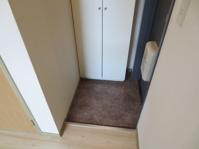 物件内観写真13　(玄関)