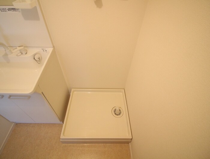 物件内観写真17　(洗濯機置場)