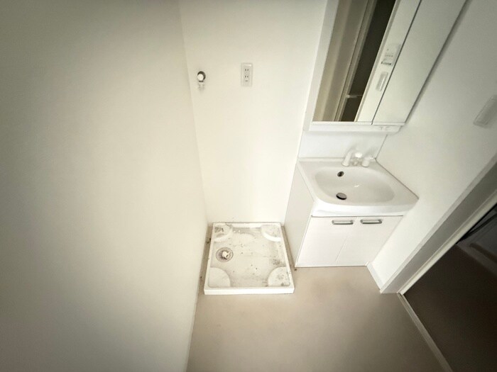 物件内観写真11　(洗濯機置場)