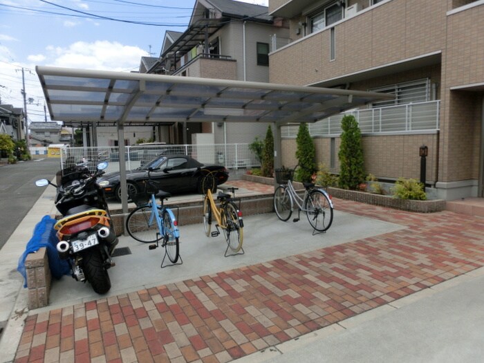 物件外観写真3　(駐輪場)