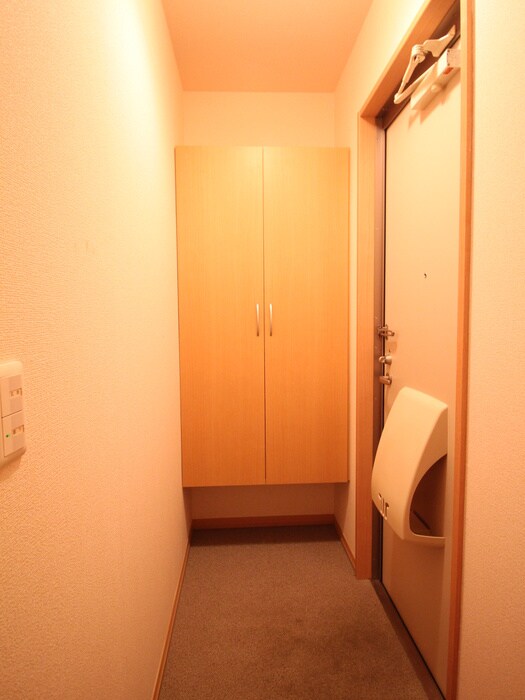 物件内観写真7　(玄関)