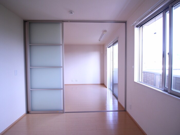 物件内観写真15　(居室)