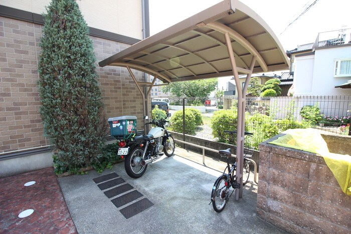 物件外観写真3　(駐輪場)