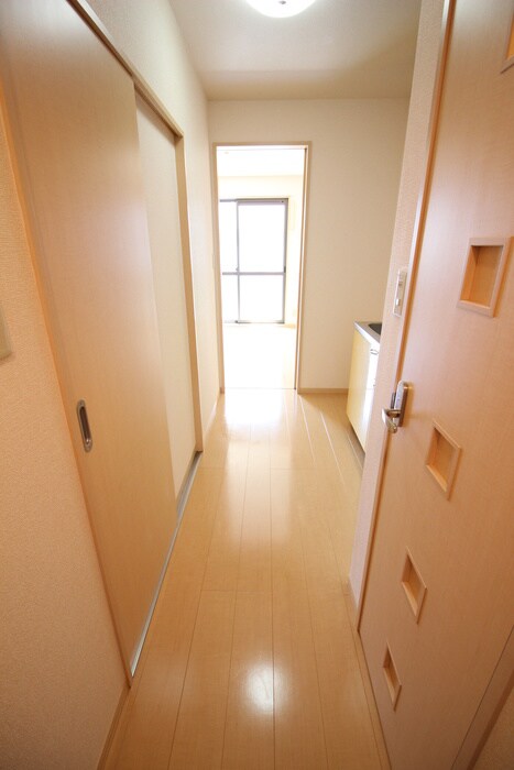 物件内観写真13　(廊下)