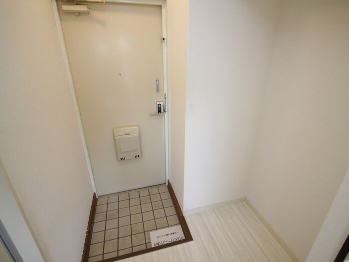 物件内観写真7　(玄関)
