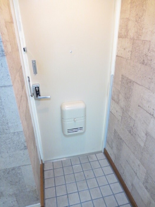 物件内観写真10　(玄関)