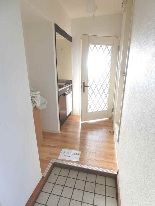 物件内観写真16　(玄関)