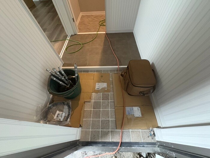 物件内観写真15　(玄関)