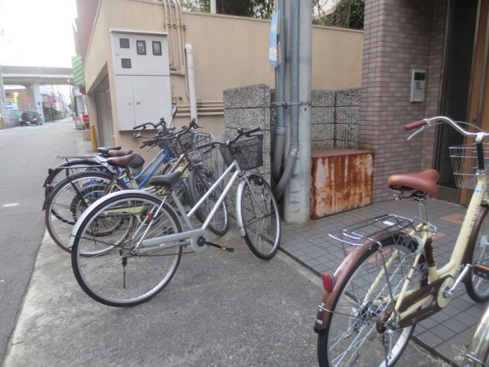 物件外観写真5　(駐輪場)
