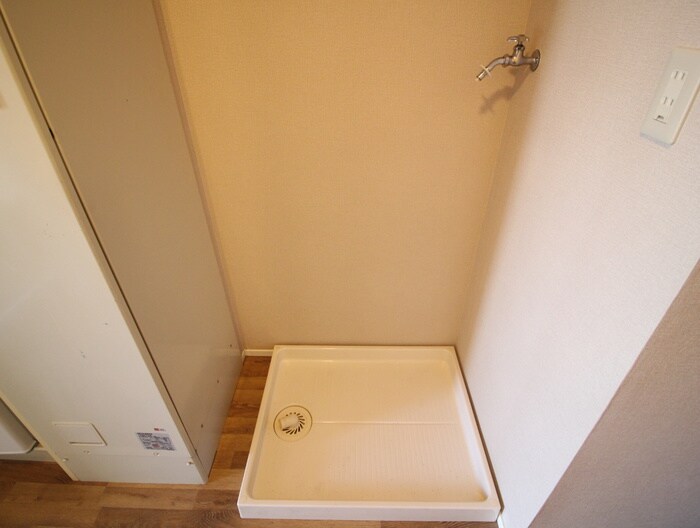 物件内観写真12　(洗濯機置場)