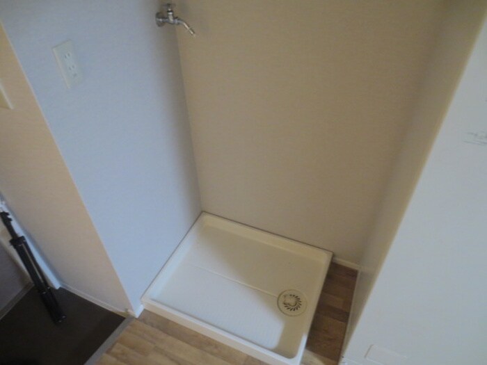 物件内観写真13　(洗濯機置場)