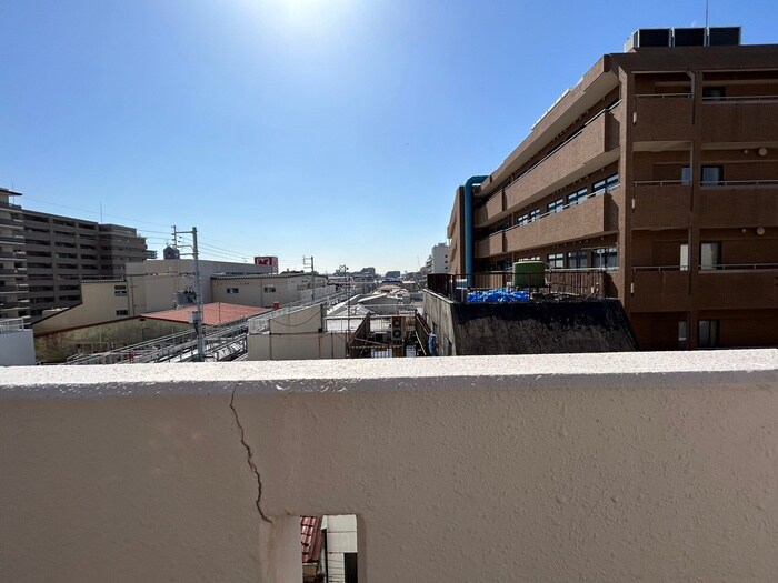 物件内観写真16　(室内からの展望)