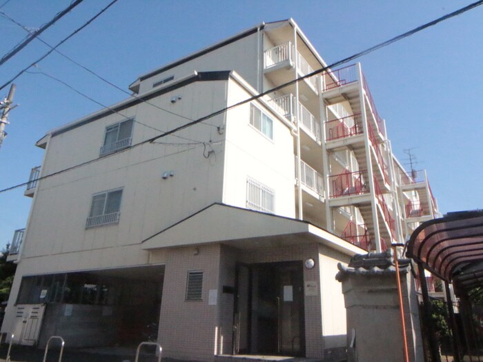 物件外観写真1　(エントランス部分)