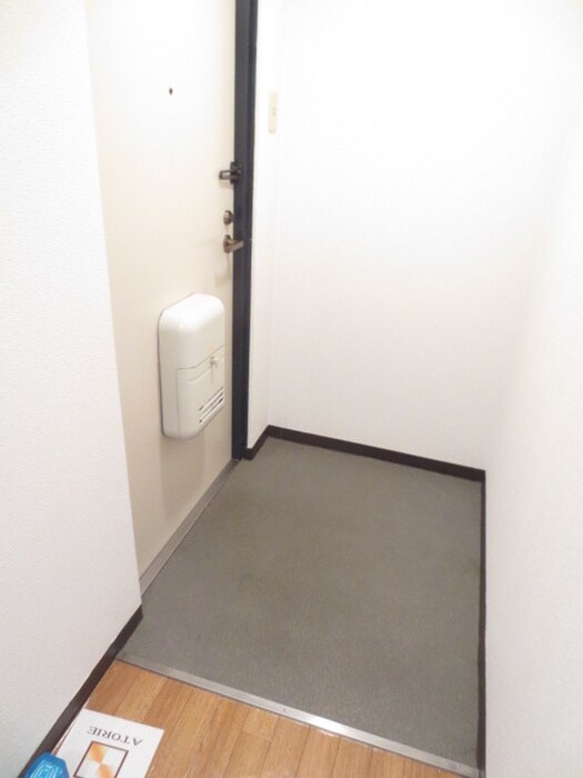 物件内観写真7　(玄関)