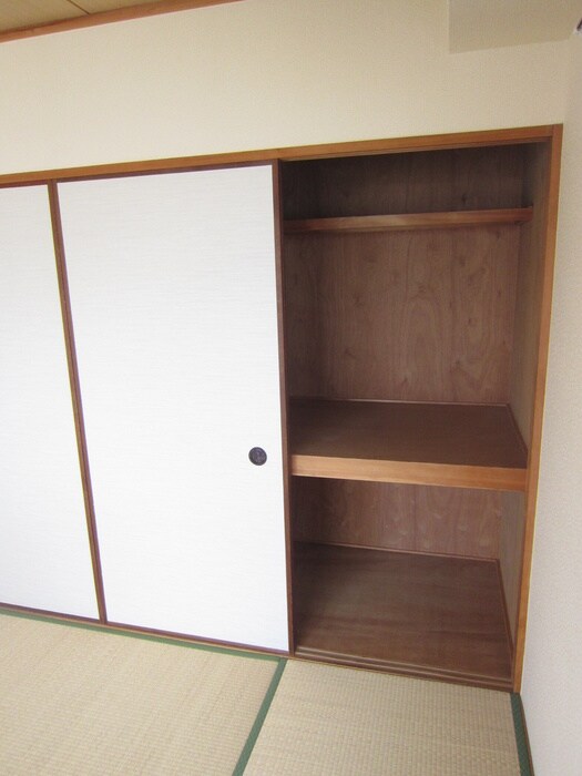 物件内観写真15　(収納)