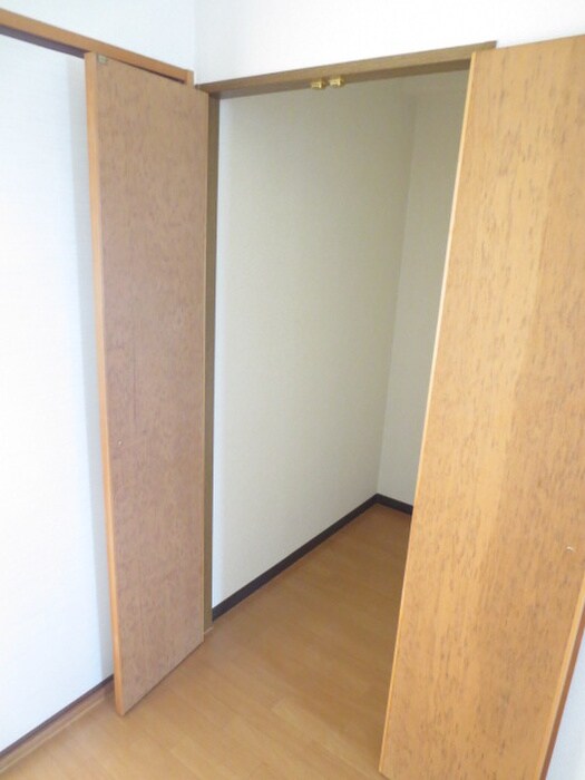 物件内観写真15　(収納)