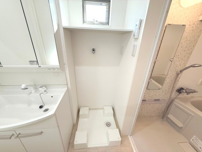 物件内観写真10　(洗濯機置場)