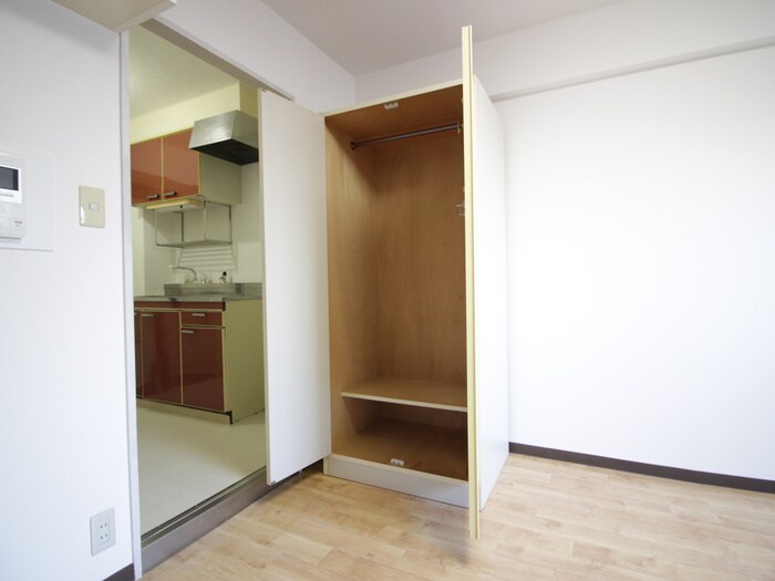 物件内観写真10　(収納)