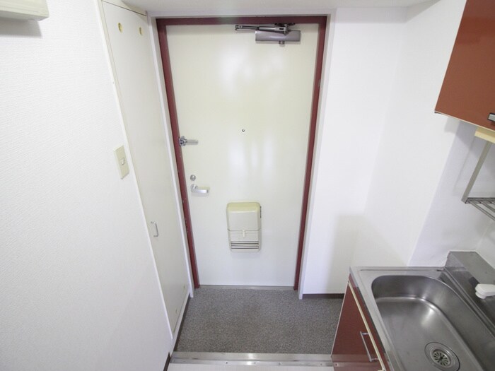 物件内観写真13　(玄関)