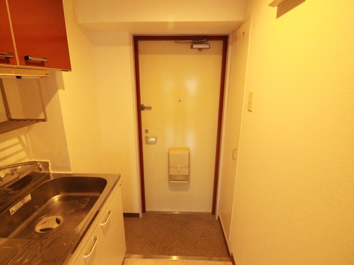 物件内観写真14　(玄関)