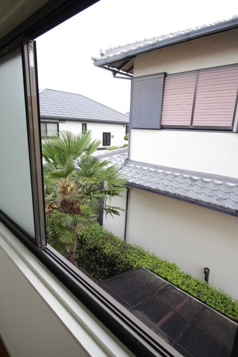 物件内観写真11　(室内からの展望)