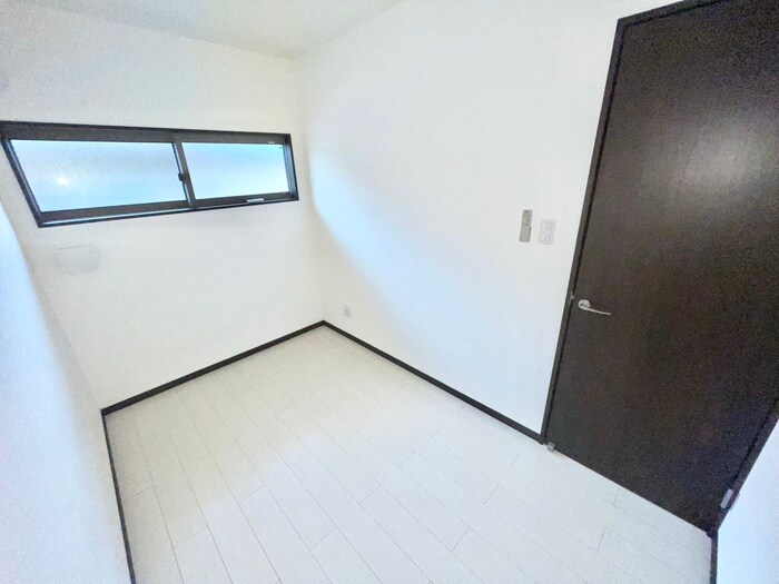 物件内観写真9　(居室)