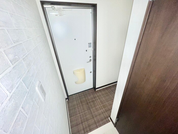 物件内観写真16　(玄関)