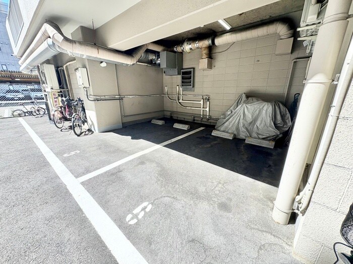 物件外観写真5　(駐車場)