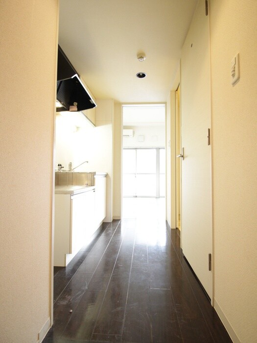 物件内観写真14　(廊下)