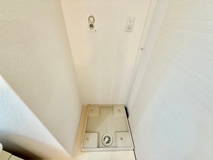 物件内観写真15　(洗濯機置場)