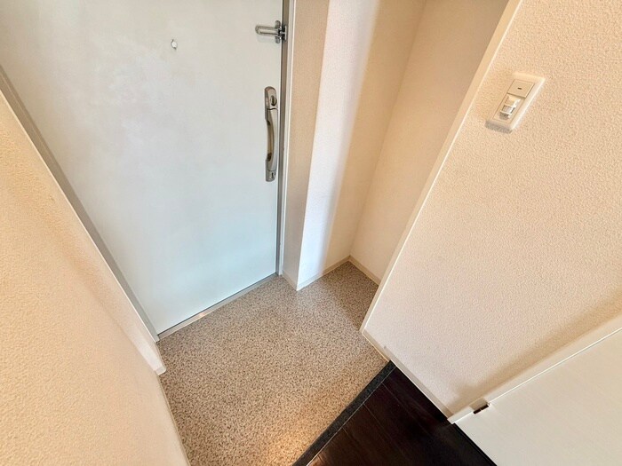 物件内観写真18　(玄関)