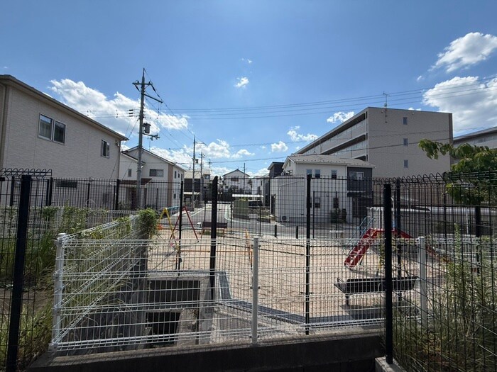 物件内観写真22　(室内からの展望)