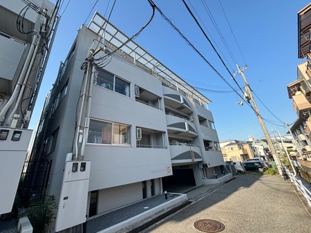 ROYAL MAISON 鹿塩 １番館外観写真