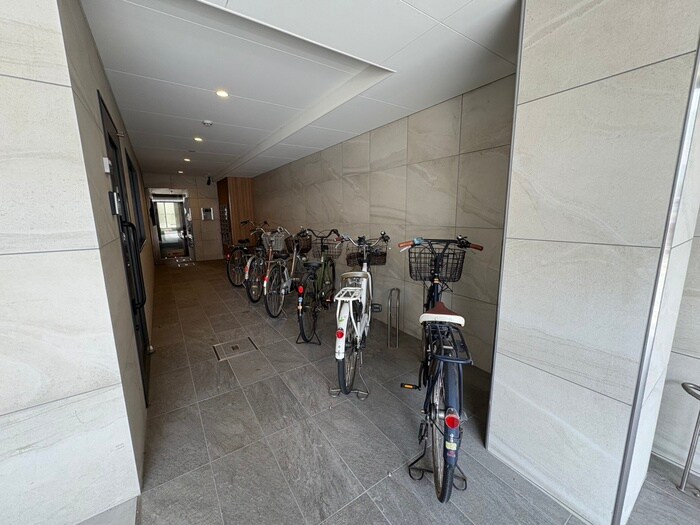 物件外観写真6　(駐輪場)