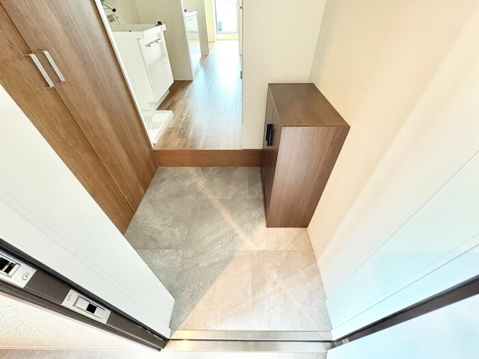 物件内観写真19　(玄関)