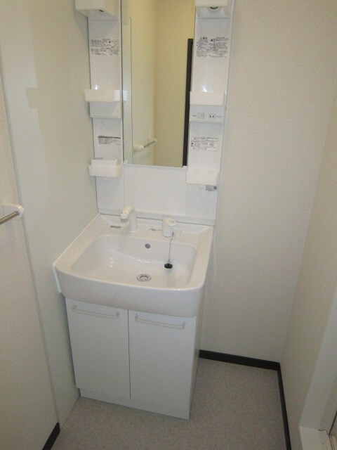 物件内観写真8　(洗面)