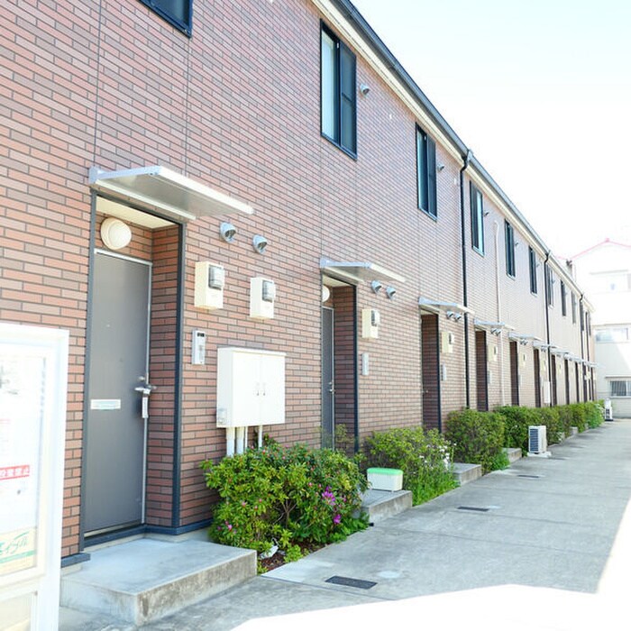 物件外観写真5　(エントランス部分)