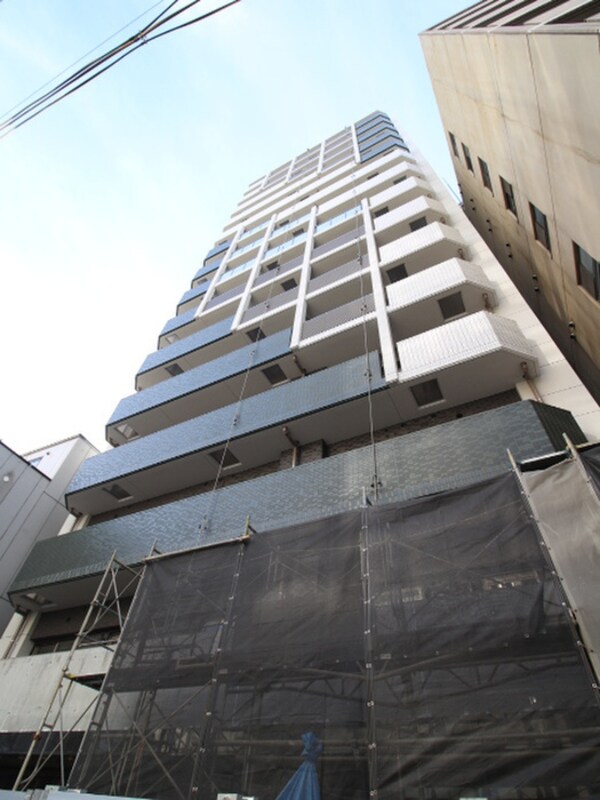 建築中