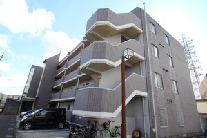 ﾗｳﾞｪﾝﾀﾞ-ﾎ-ﾑｽﾞ外観写真