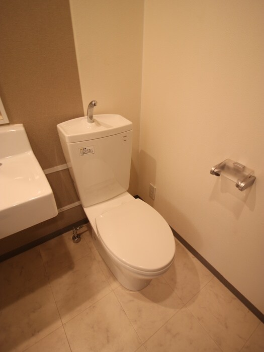 物件内観写真14　(トイレ)