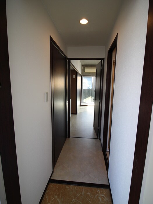 物件内観写真17　(玄関)