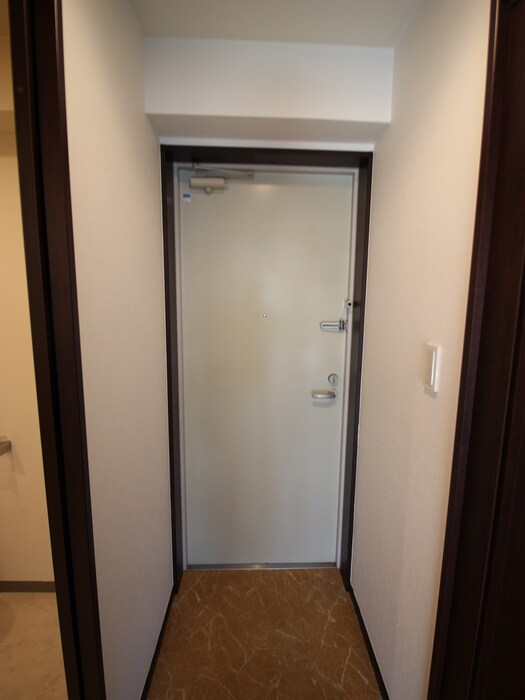 物件内観写真18　(玄関)